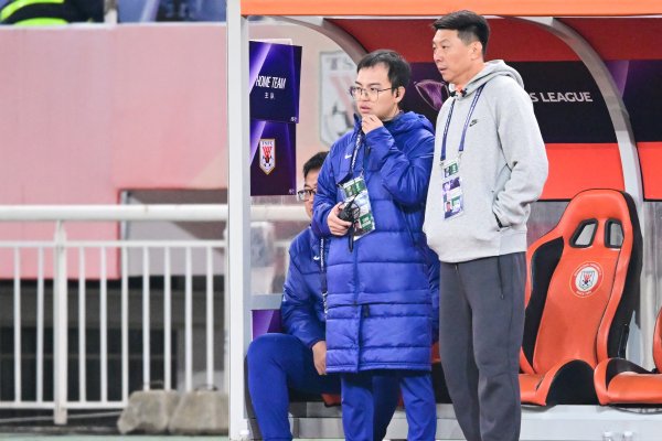 记者：唐田和谢文能出席泰山发布会，韩国指导教练员组这是都不出