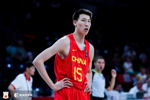 U19男篮最后一分钟细节处理得不错 希望他们能撑起中国篮球赛