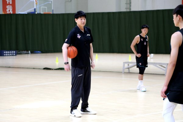 邱彪：王证赵浩然马延东外还会有1名青年队队员签约一队 人选待