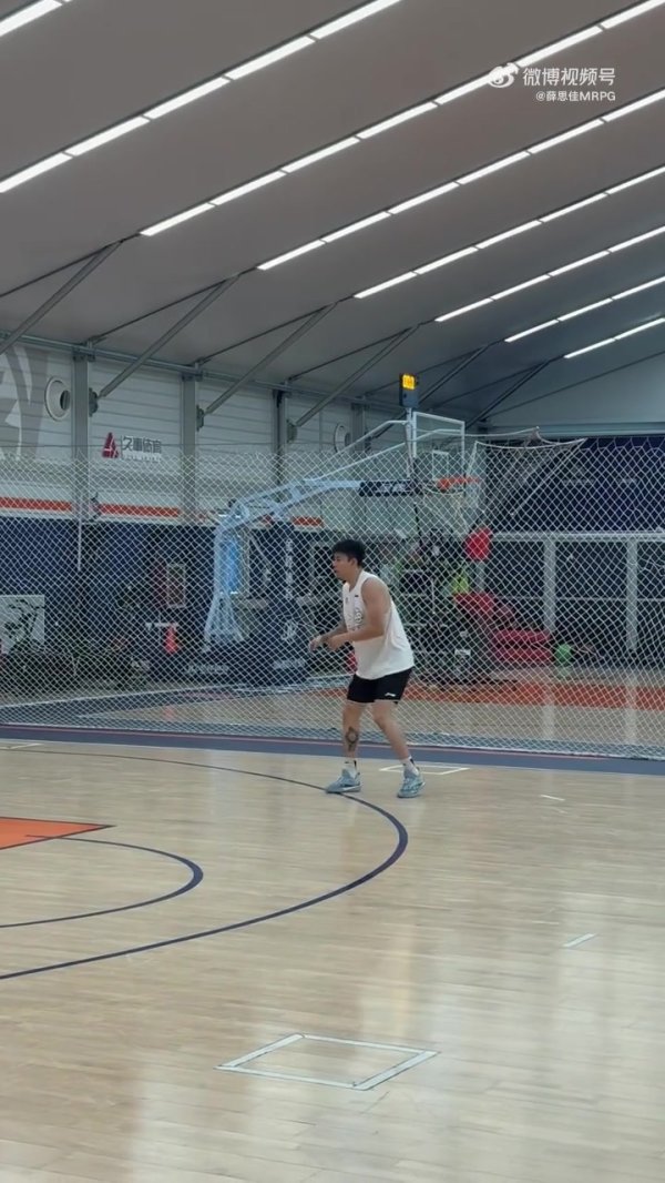 媒体人：张镇麟的身体竞技状态  还处于复健    阶段 他进