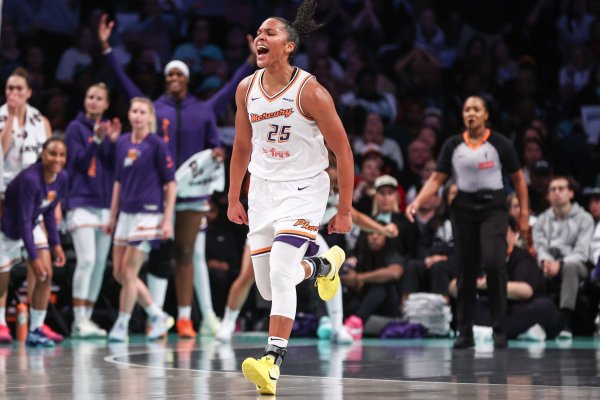 关键抄截  制胜！艾莉莎-托马斯18中9砍21分9板8助4断