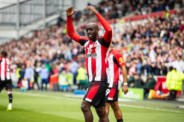 跟队：纽卡求购维萨的谈判将于今日复健    ，他仍然可能转会