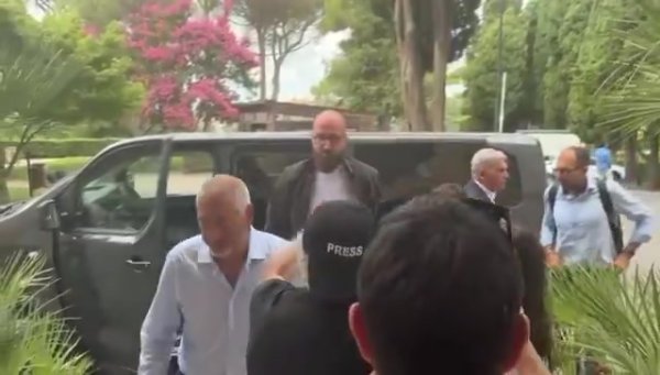 罗马诺：都灵守门员瓦尼亚接受那不勒斯体检，转会费2100万欧