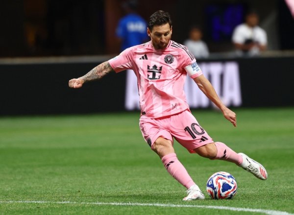 科莫主席：若梅西加盟是理想  成真，但目前没接触&他