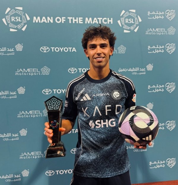 拿钱办事！25岁菲利克斯远赴沙特，年薪1000万首秀戴帽+3