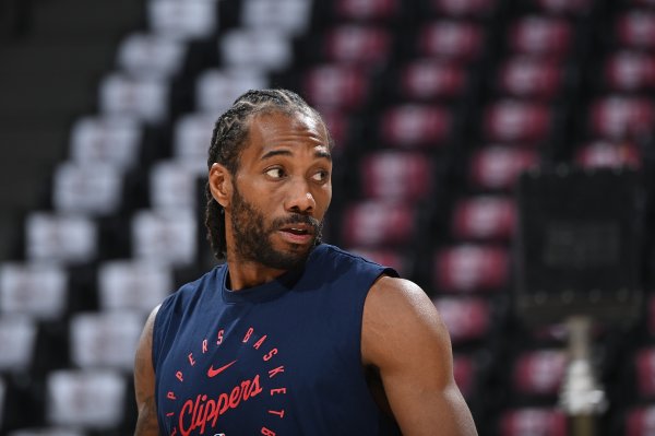 前快船官员：快船的一切都是围着小卡转 他签了什么合同无人不知