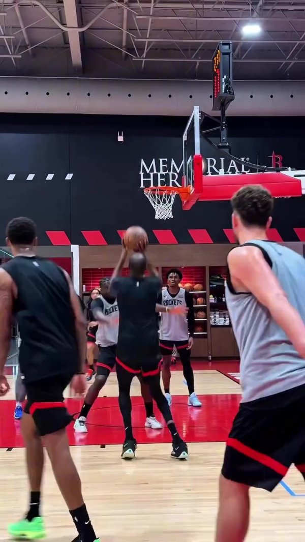 这就是硬解能力！火箭练习  ：KD&小贾撞墙式协作 