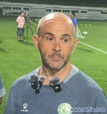 文化输出！南京队主帅接受埃菲社采访：苏超90%球员都有全职工