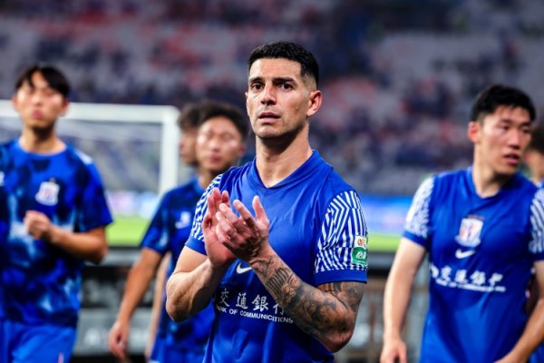 跟队：安德烈-路易斯腰伤影响到右腿，因此过去6周仅打进一粒十