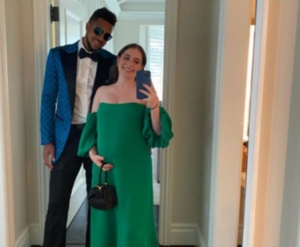 为何运动活动    员都找白人女孩？皮尔斯：黑人女性过于男性