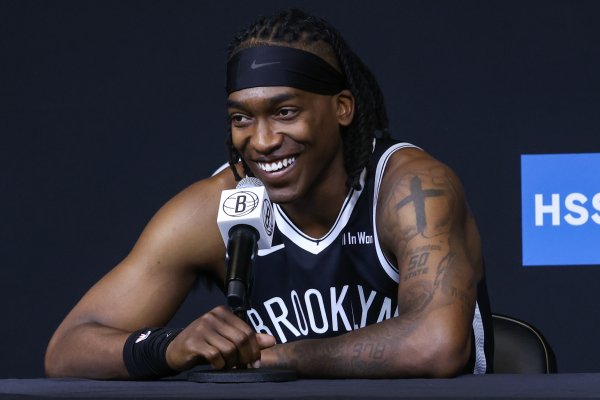 攻击  还是给力！曼恩7中6&三分2中2拿到15分 