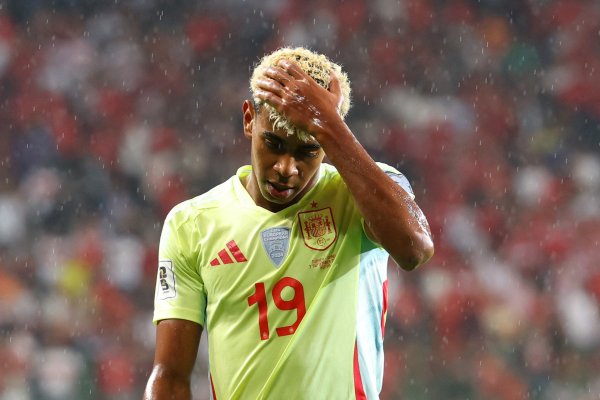 亚马尔告知不适，德拉富恩特：你能为巴萨射门就能代表西班牙出战