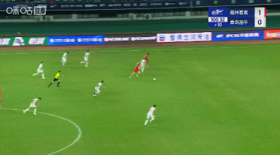 第100分钟染红！尼古拉危险区域  线上铲倒奥马尔松，主裁驱