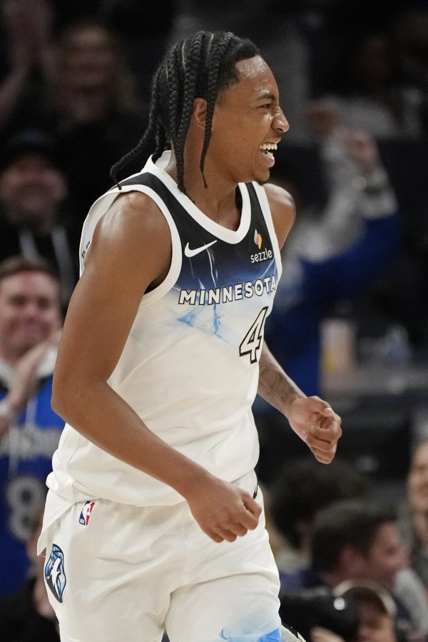 芬奇：迪林厄姆练习  营表现不错 他任务是突分并接盘带  完