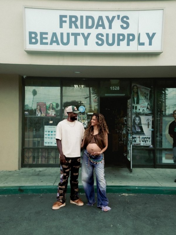 欧文妻子宣布怀孕 即将迎来两人的第一个女儿