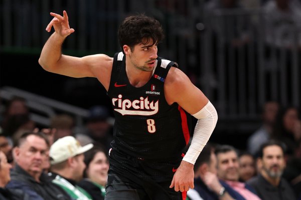 表现不错！阿夫迪亚9中4&三分5中2拿到14分 另有