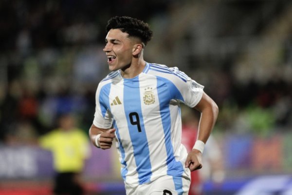 德天空：勒沃库森愿意冬窗外租19岁前场球员萨尔科，球员世青赛