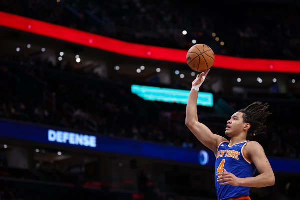 迈克-布朗：达迪耶要利用好自己身体优势 他有潜力在联盟长期立