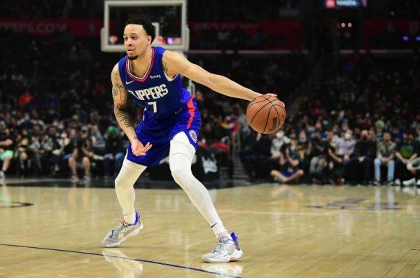 里弗斯旧徒！Scotto：后场球员阿米尔-科菲将进入雄鹿大名