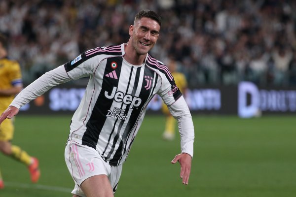 弗拉霍维奇尤文生涯前20场欧冠打进9球，近20年仅少于C罗、