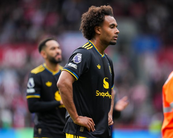 前球探：曼联冬窗不会放走梅努和齐尔克泽，你需要这些球员