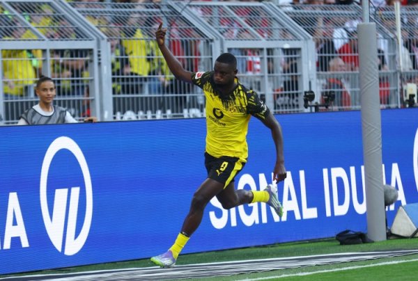 图片报：多特前场球员吉拉西因伤退赛几内亚国家队名单，已返回德