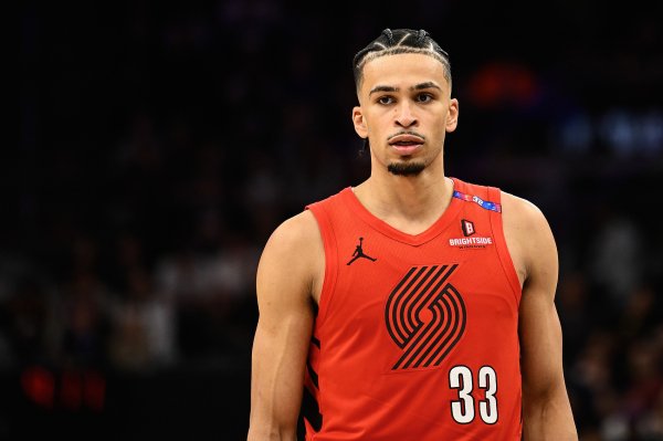 顶级3D！卡马拉半场三分4中2&防卫  影响力拉满 