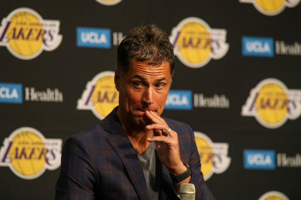 佩林卡这次真危了！浪费老詹巅峰期  却稳如老狗 新老板还有耐